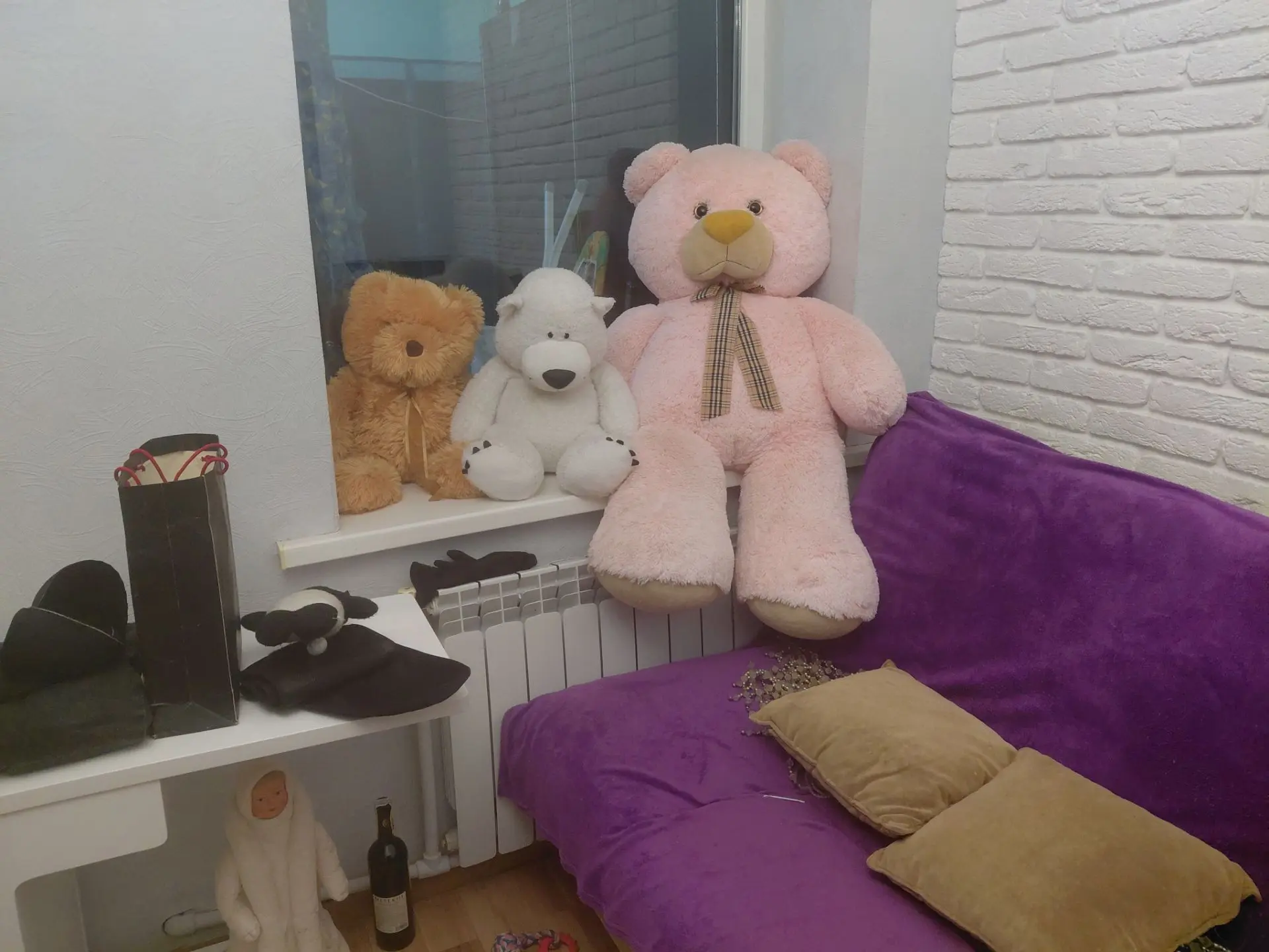 Продам 3 медведя за 1,000 руб.Розовый 1 м.20 см. самовывоз Гладковка.