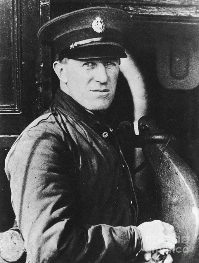 10 июня 1916 года циничная миссия английского шпиона и диверсанта Лоуренса Аравийского увенчалась ус