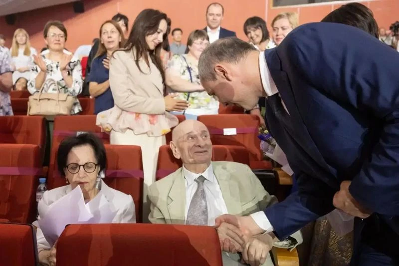 Легендарный врач Семен Спектор отмечает юбилей