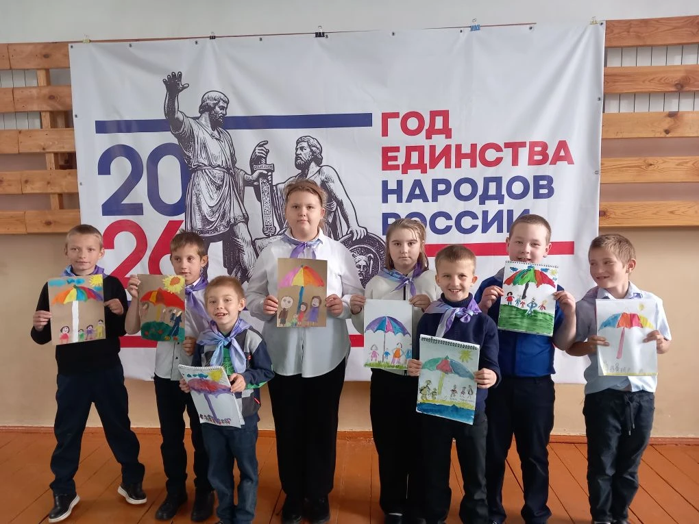 Семья под одним «Зонтиком»: тепло, творчество и единство ☂️❤️

В рамках Всероссийской недели семьи н