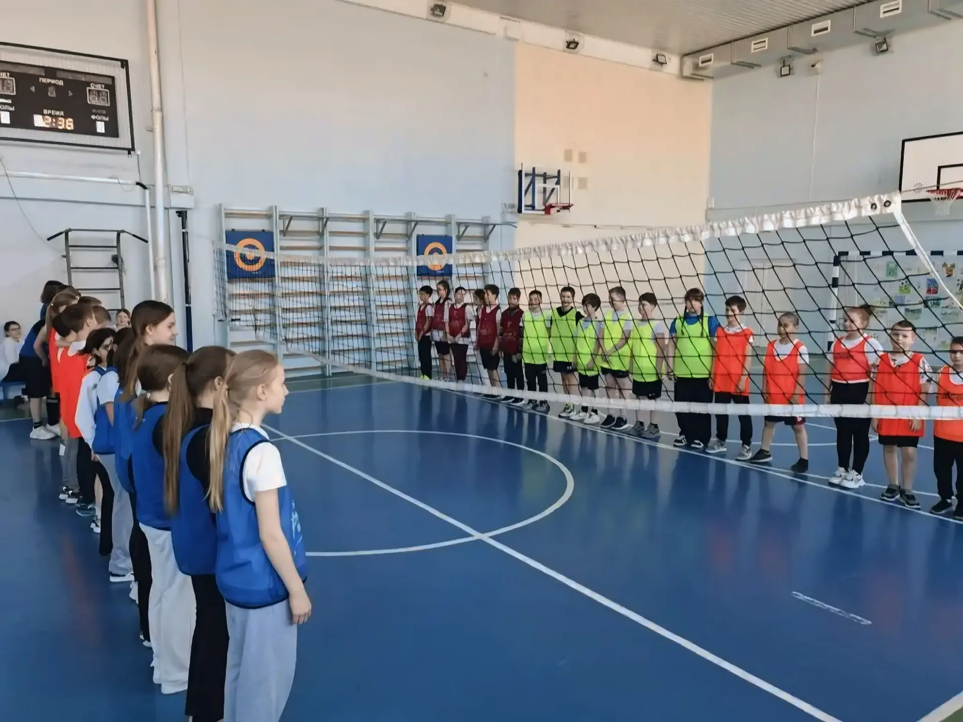Друзья! 💚    Сегодня в МАОУ СОШ №38 им. В.М. Борисова особенно тёплый и яркий день — мы продолжаем о
