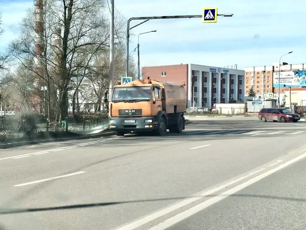 Не дожидаясь общеокружного апрельского субботника, уже приступили к комплексному наведению порядка н