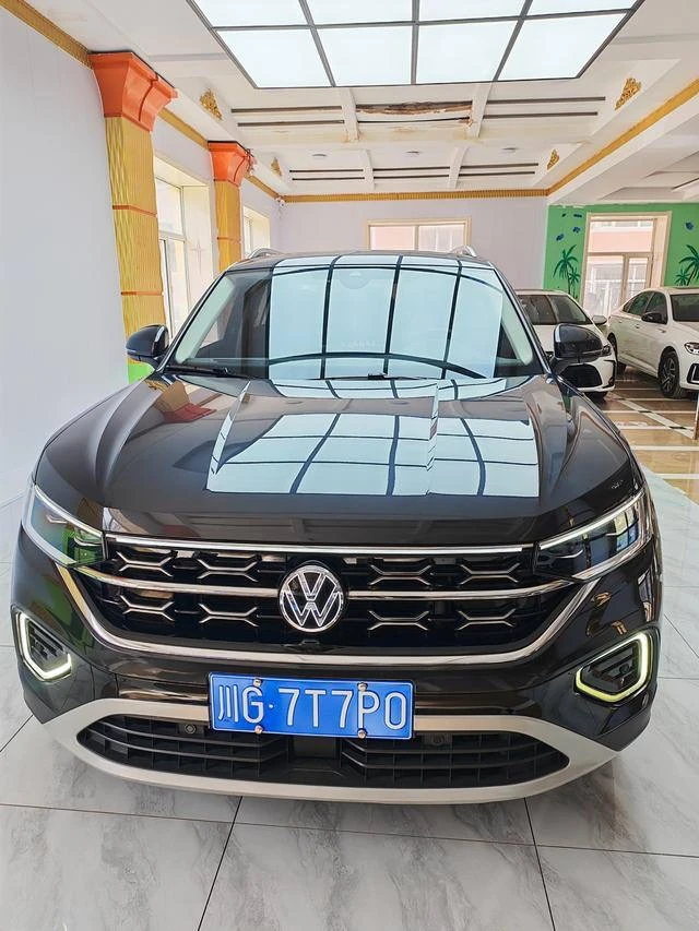 ✈ Выкупили Volkswagen Tayron для Александра из Воронежа

🗓 2022 год 
🚗 Пробег - 46300 км

— 1.4T ,