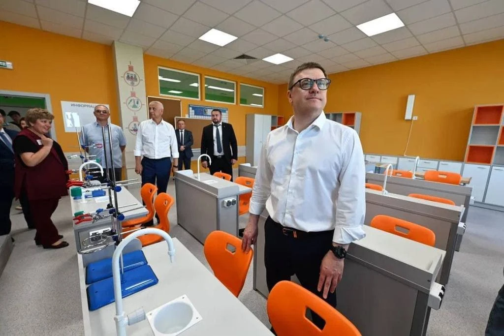 Челябинские строители «осваивают» госпрограммы образования и спорта в судах