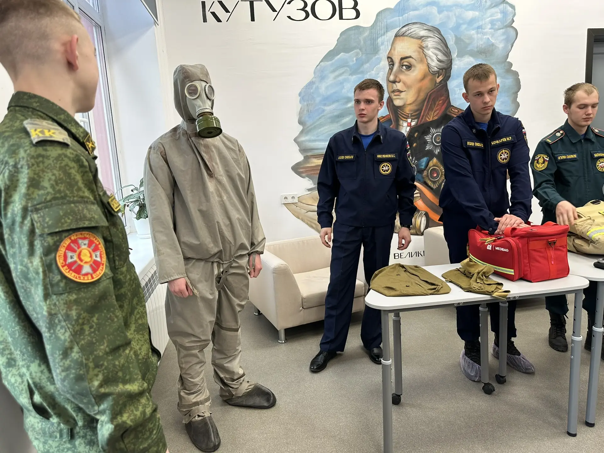 ⛑️В Смоленском кадетском корпусе прошел мастер-класс от РО ВСКС