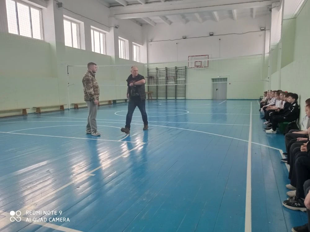 🌟🎉 В нашей школе продолжается захватывающая подготовка к военно-спортивной игре "Зарница 2.0"! 💪🏽⚔️ 