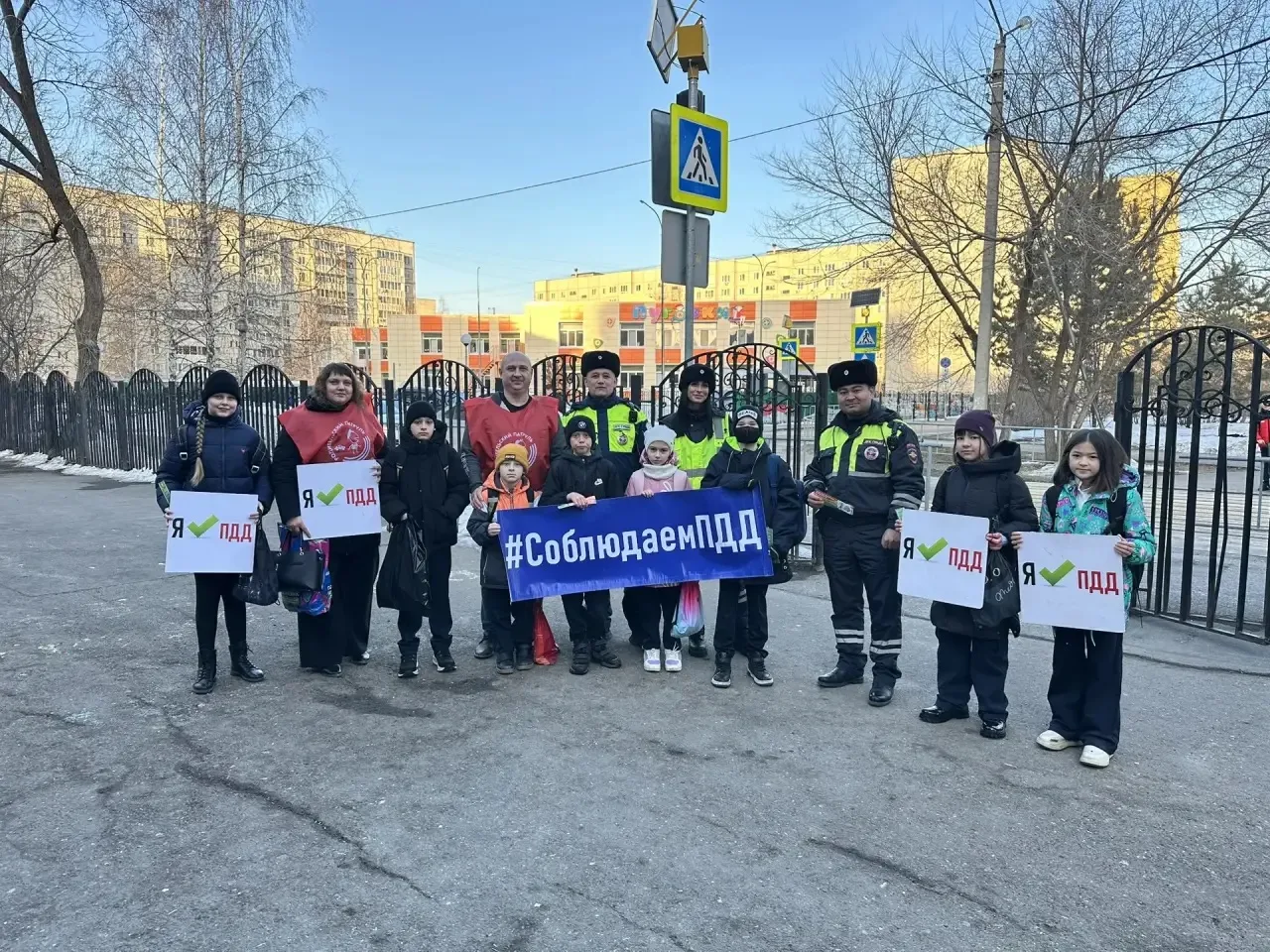 🚘 ДЕНЬ УЧАСТИЯ РОДИТЕЛЕЙ В АКЦИЯХ ДОРОЖНОЙ БЕЗОПАСНОСТИ  ☀️С самого утра, у первого корпуса школы №6