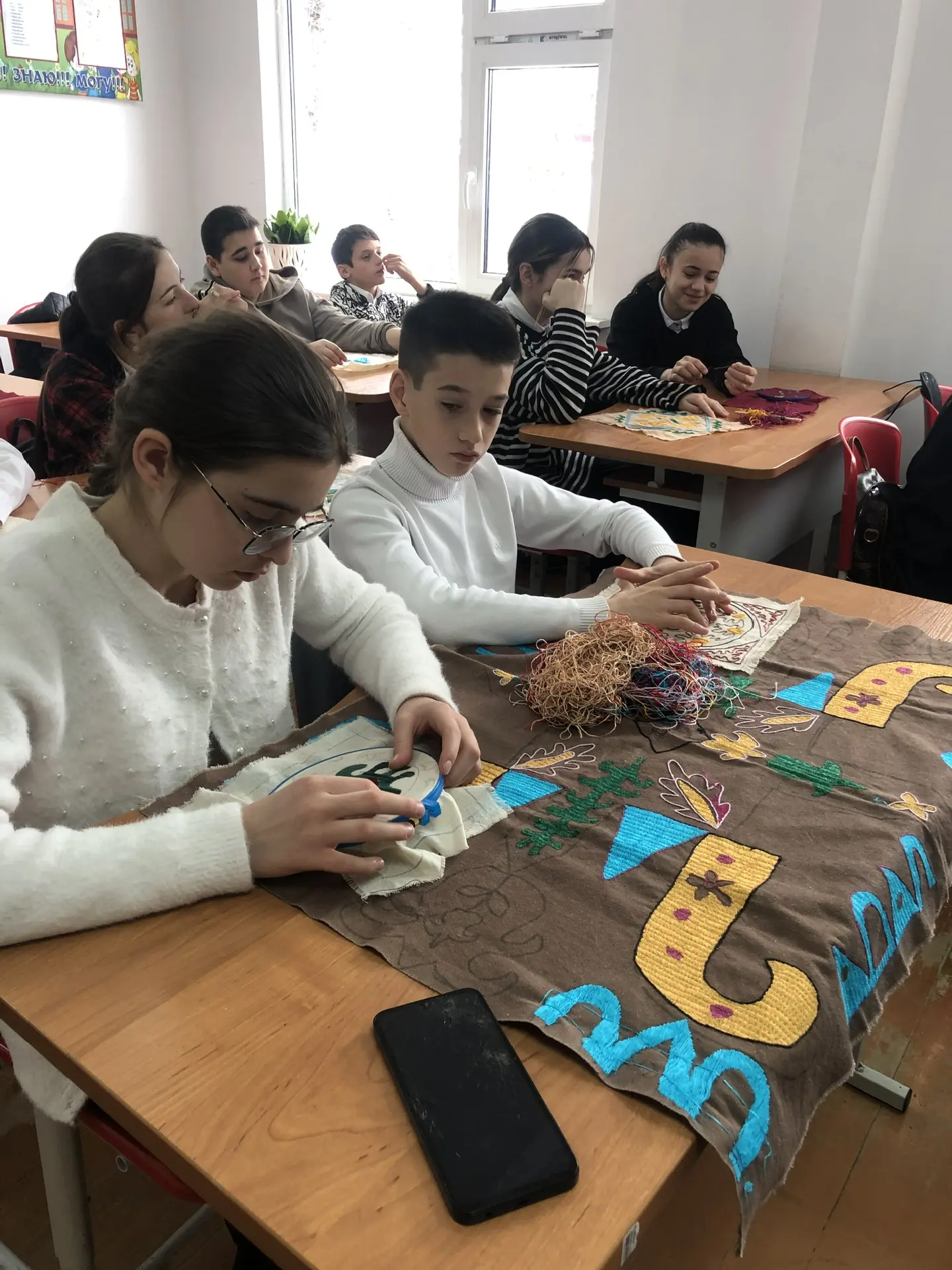 Кружок « ковровая вышивка» . Руководитель кружка Салихова Патимат М.