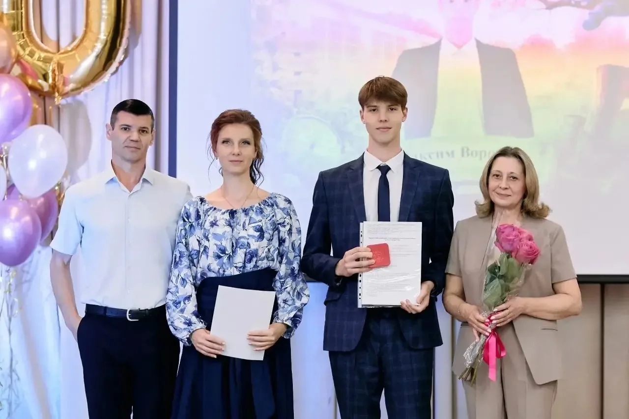 Уже более 30 лет Раменскую школу №1 возглавляет Людмила Геннадьевна Королёва — человек,...