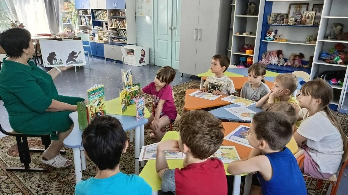 ✅В ОРН ГКУ ЛНР Семейный центр г. Стаханова в младшей группе проведено занятие по ознакомлению с худо