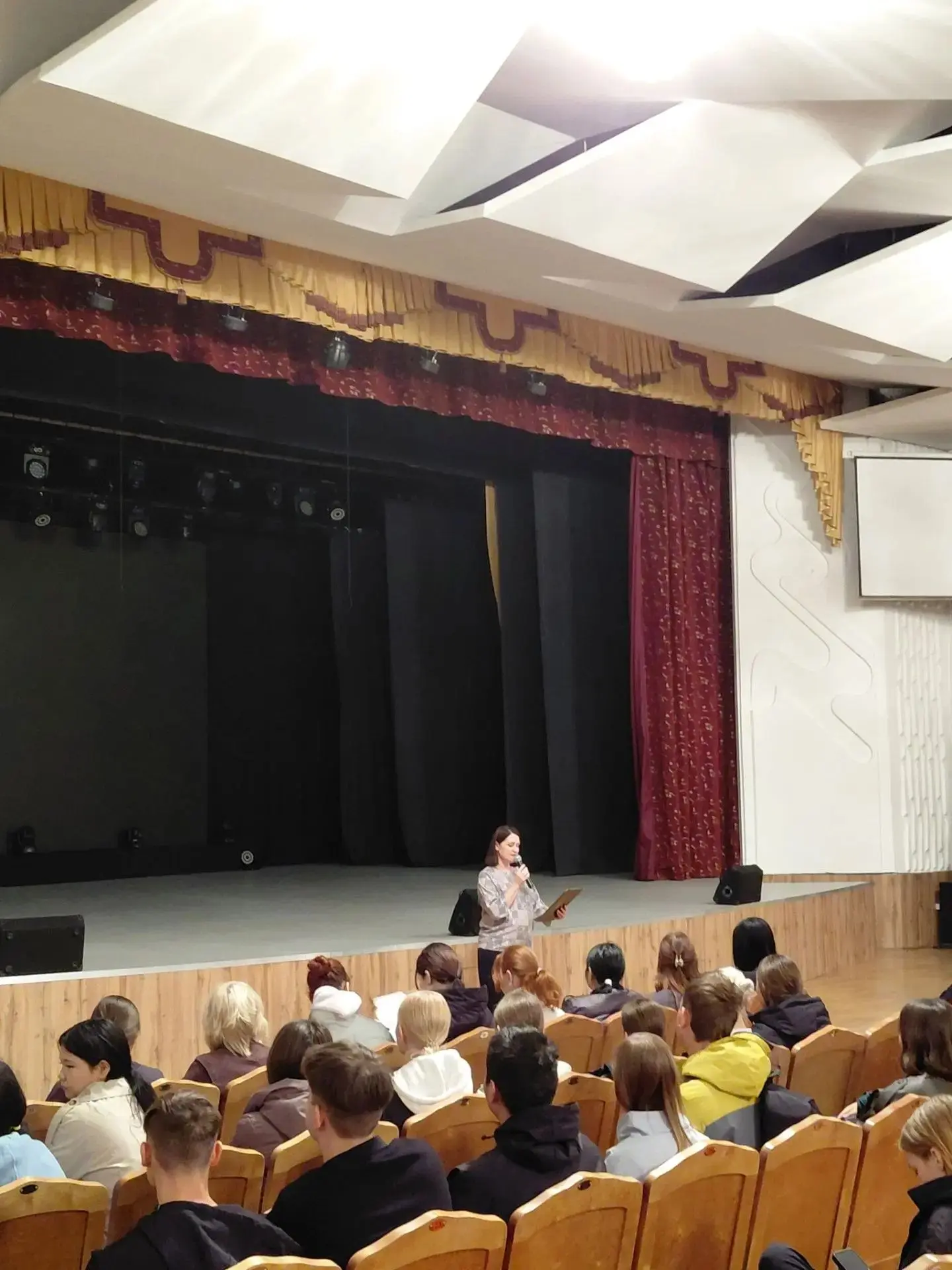 3 сентября — дата, которая навсегда останется в истории как точка в самой кровопролитно...