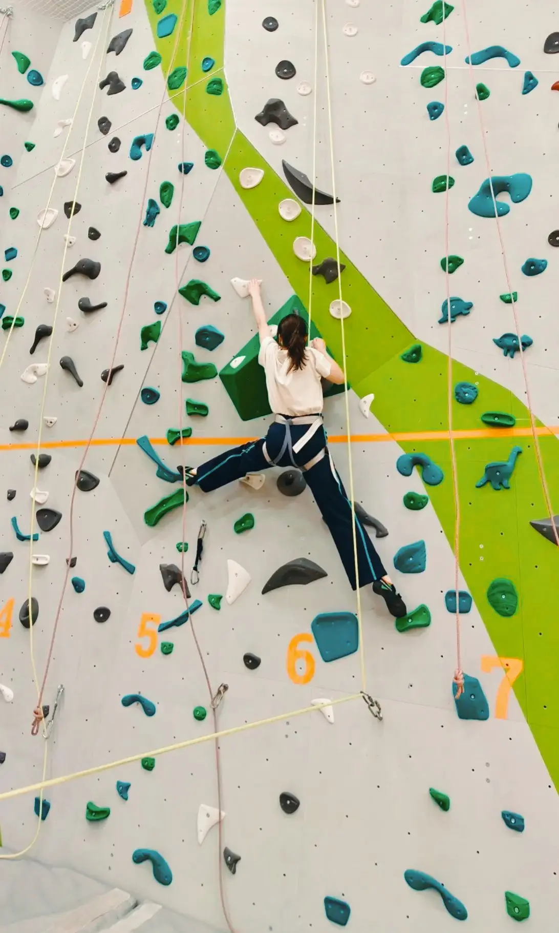 Открыт набор в секцию по скалолазанию «Вершины ближе»! 🧗‍♂️