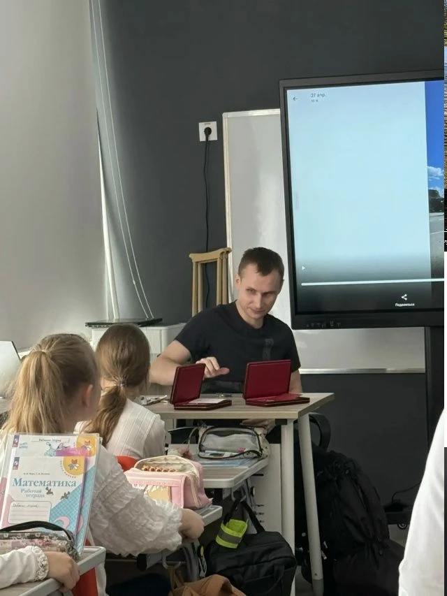 🟢Уроки с родителями! Сотрудник дорожно-патрульной службы и дядя нашего ученика Дюженко Данила встрет