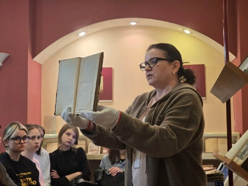 Знакомство с уникальным книжным собранием нижегородского врача и библиофила Генриха Иосифовича Родзе
