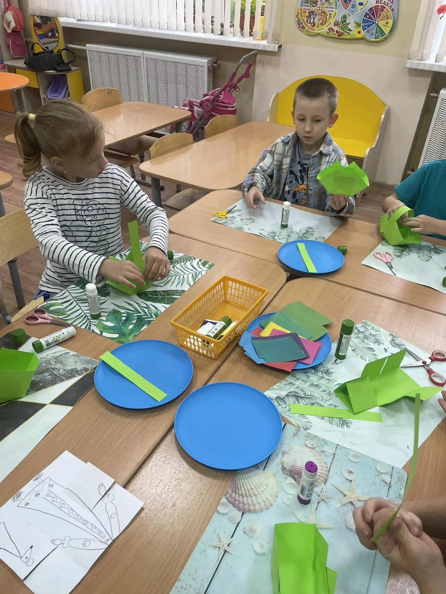 Из бумаги сложим аккуратно,