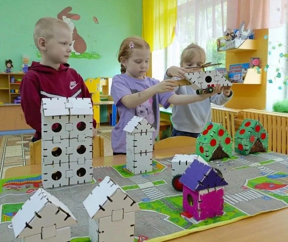 Из конструктора «Йохокуб» ребята собирают всё...