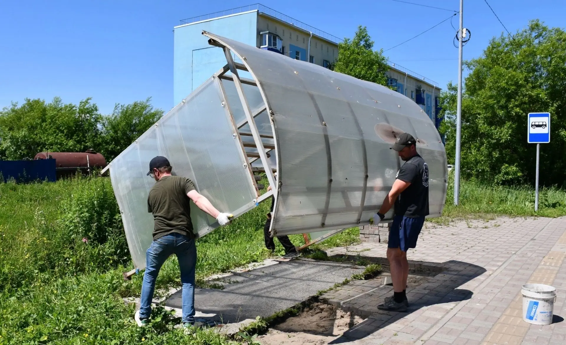 📍 В Поронайске продолжается обновление автобусных остановок
 
В Поронайске ежегодно ведутся работы 