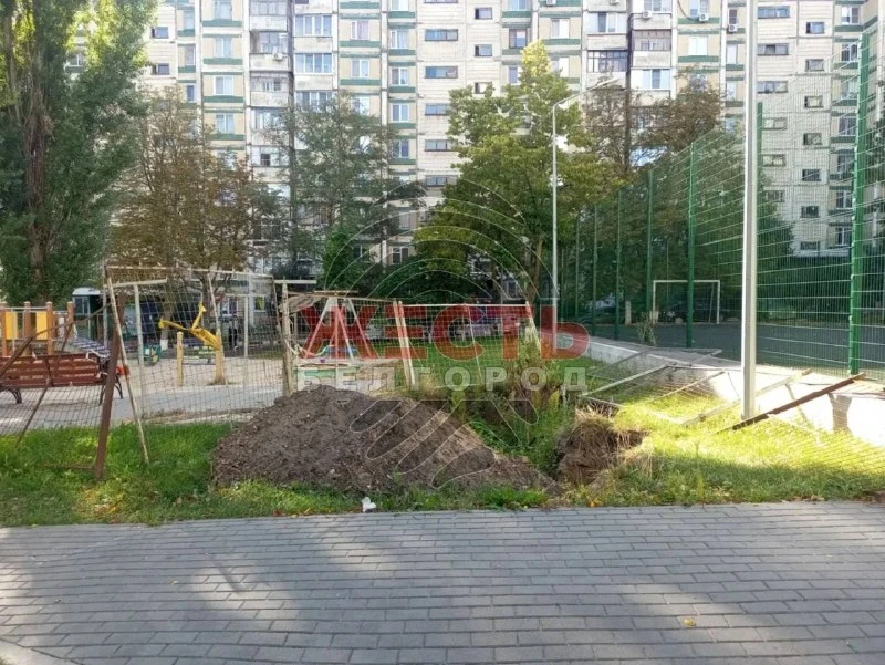 🏗 На Левобережной несколько месяцев остаётся открытая яма у детской площадки