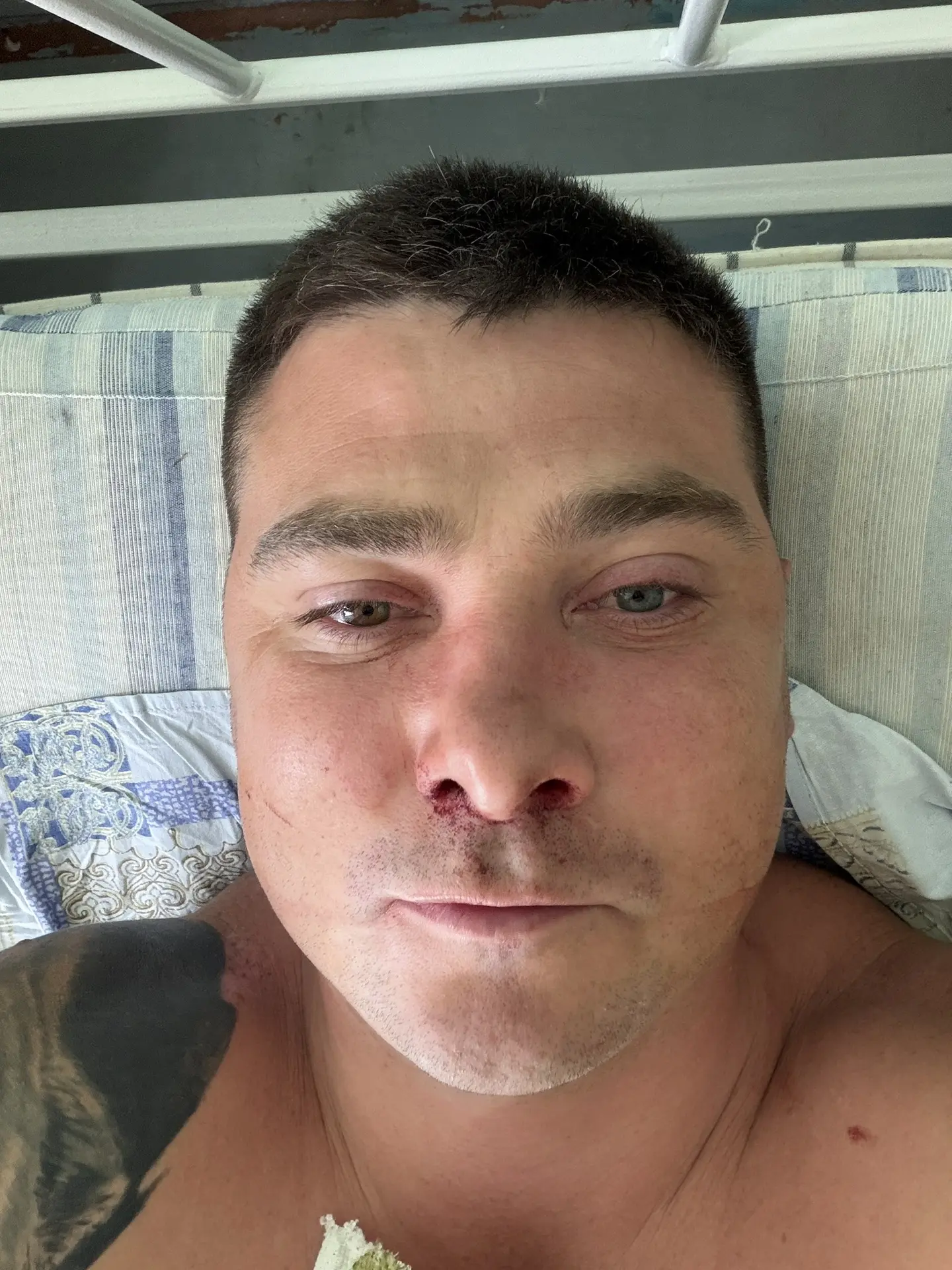 Родные, я ждал этого момента 15 лет! Я очень рад оказаться по другую сторону забора, где есть нормал