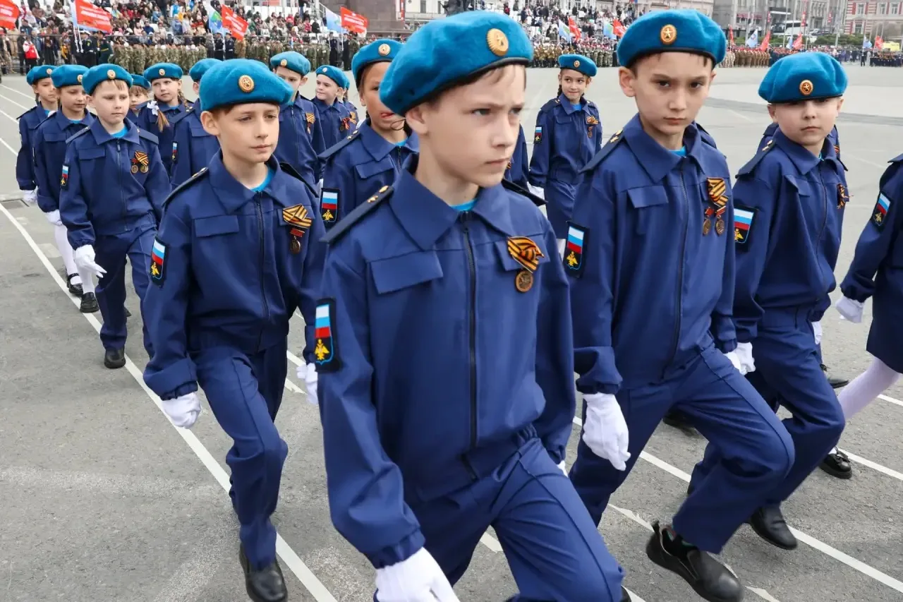 ❇️Более 1,5 тысяч школьников со всего Приморья приняли участие в Международном параде «Правнуки Побе