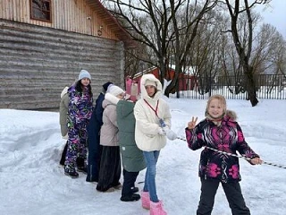 Масленицу гулять - зиму провожать!  Юные любители путешествий из 4 "Д" класса вместе с классным руко