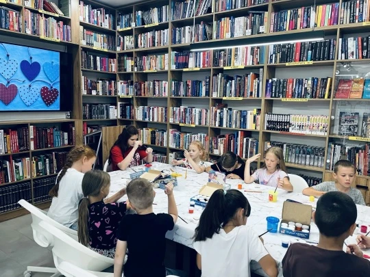 Кто сказал, что в библиотеке можно только читать? ✨
Сегодня мы доказали обратное!
Наша библиотека на