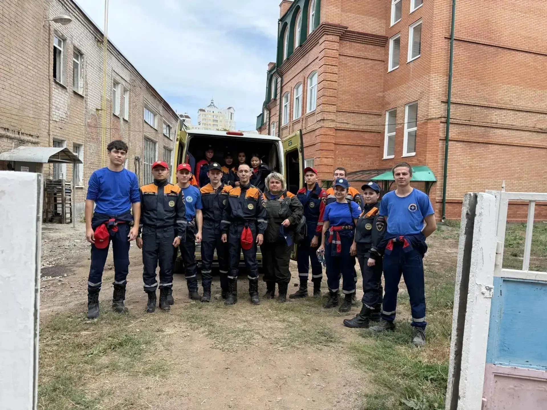 В ликвидации ландшафтных пожаров участвуют студенты Института управления рисками и комп...