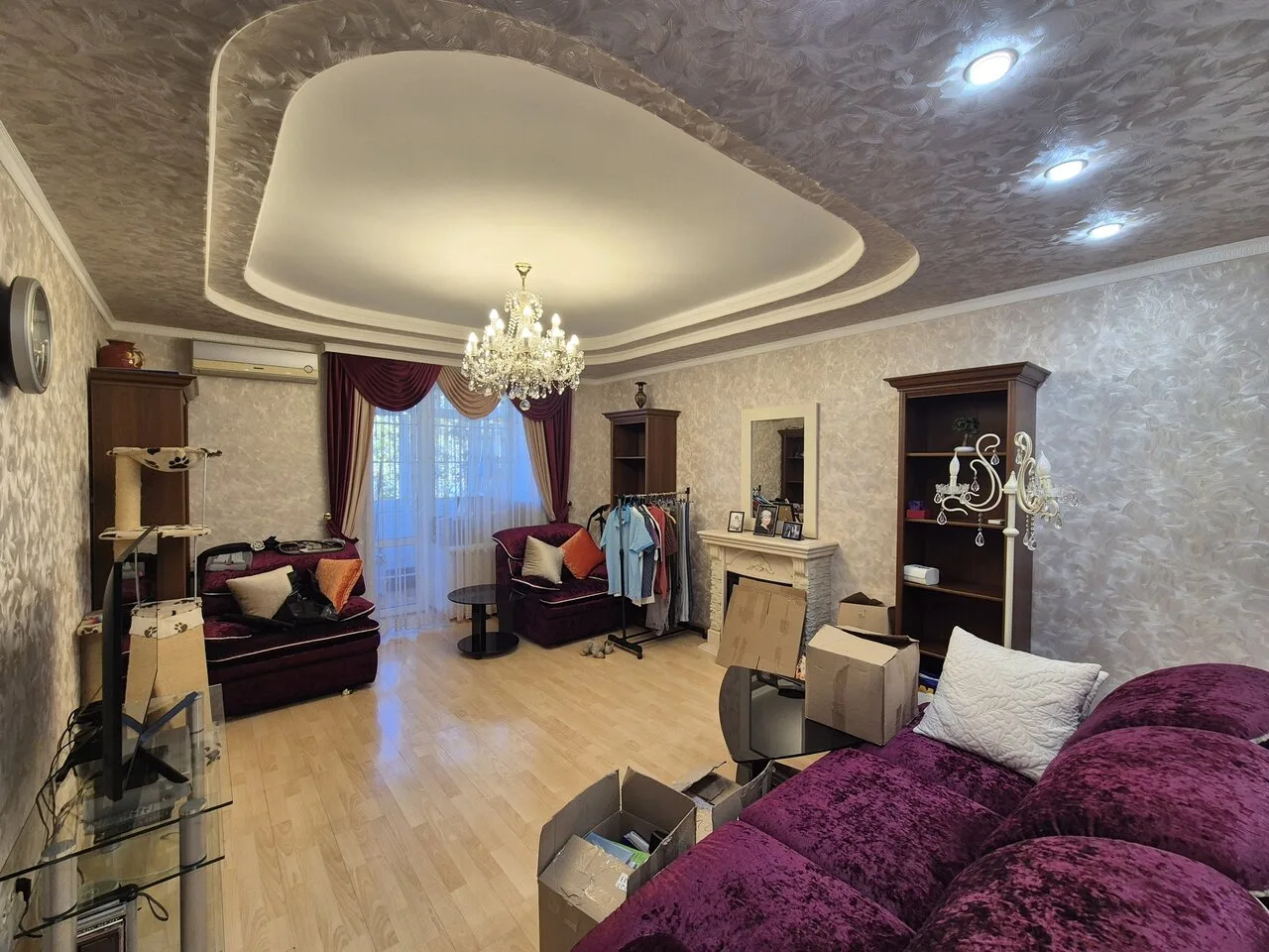 Продам 2х ком.кв-ру, пр.Ленина 23, 2/3. Сталинка, 70 кв.м., автономное газовое отоплени...