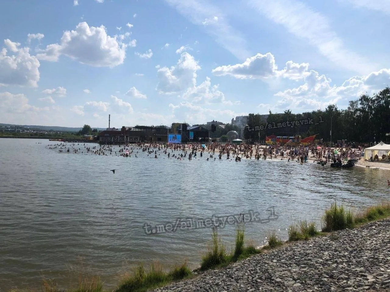 До сих пор нельзя купаться в озере Альметьевска