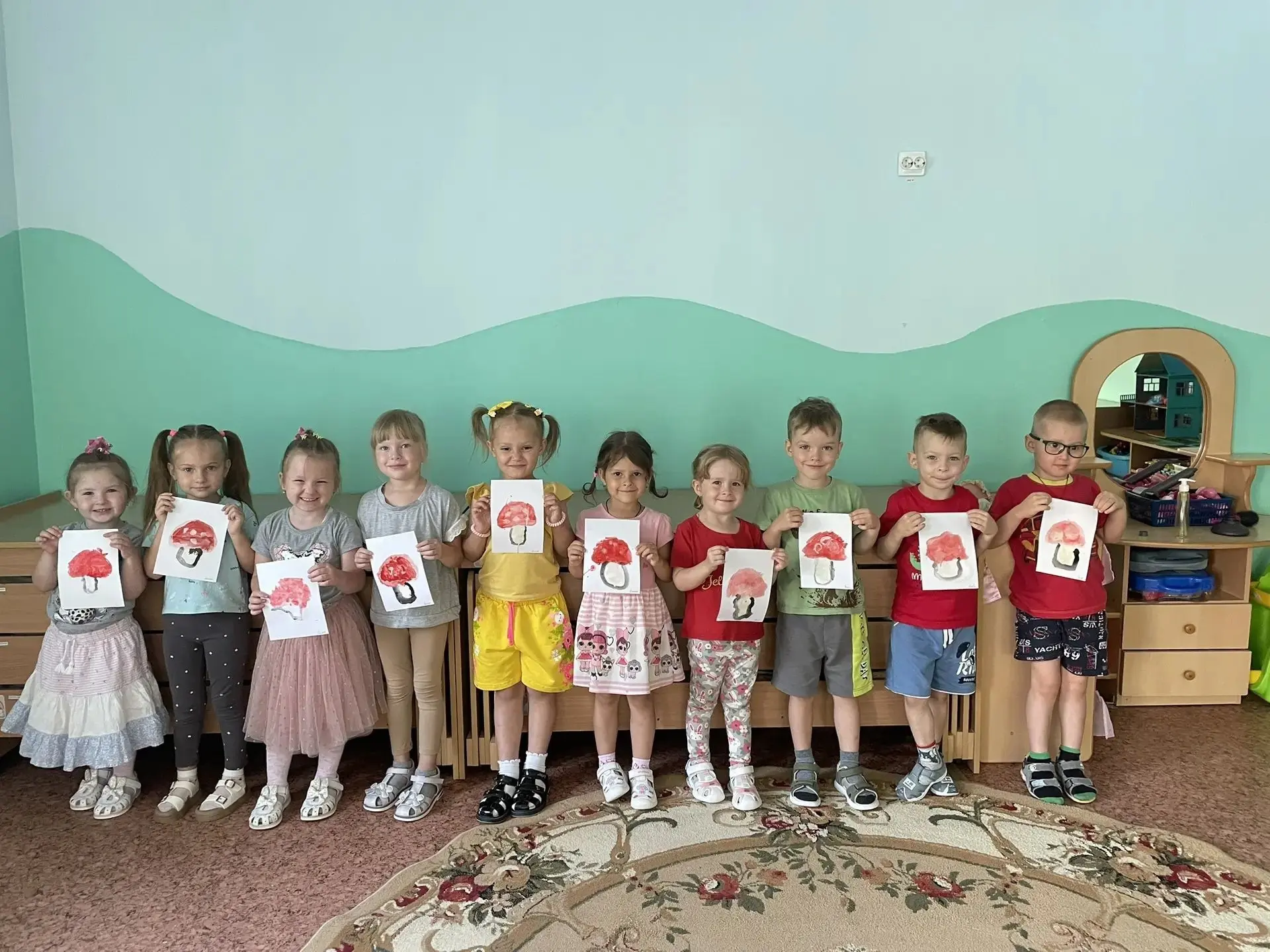 Сегодня для воспитанников  средней группы "Василек " было организовано не просто занятие по рисовани