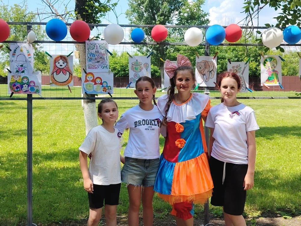 🎉12 июня в городском парке культуры и отдыха  Бутурлиновские умельцы выставили свои яр...