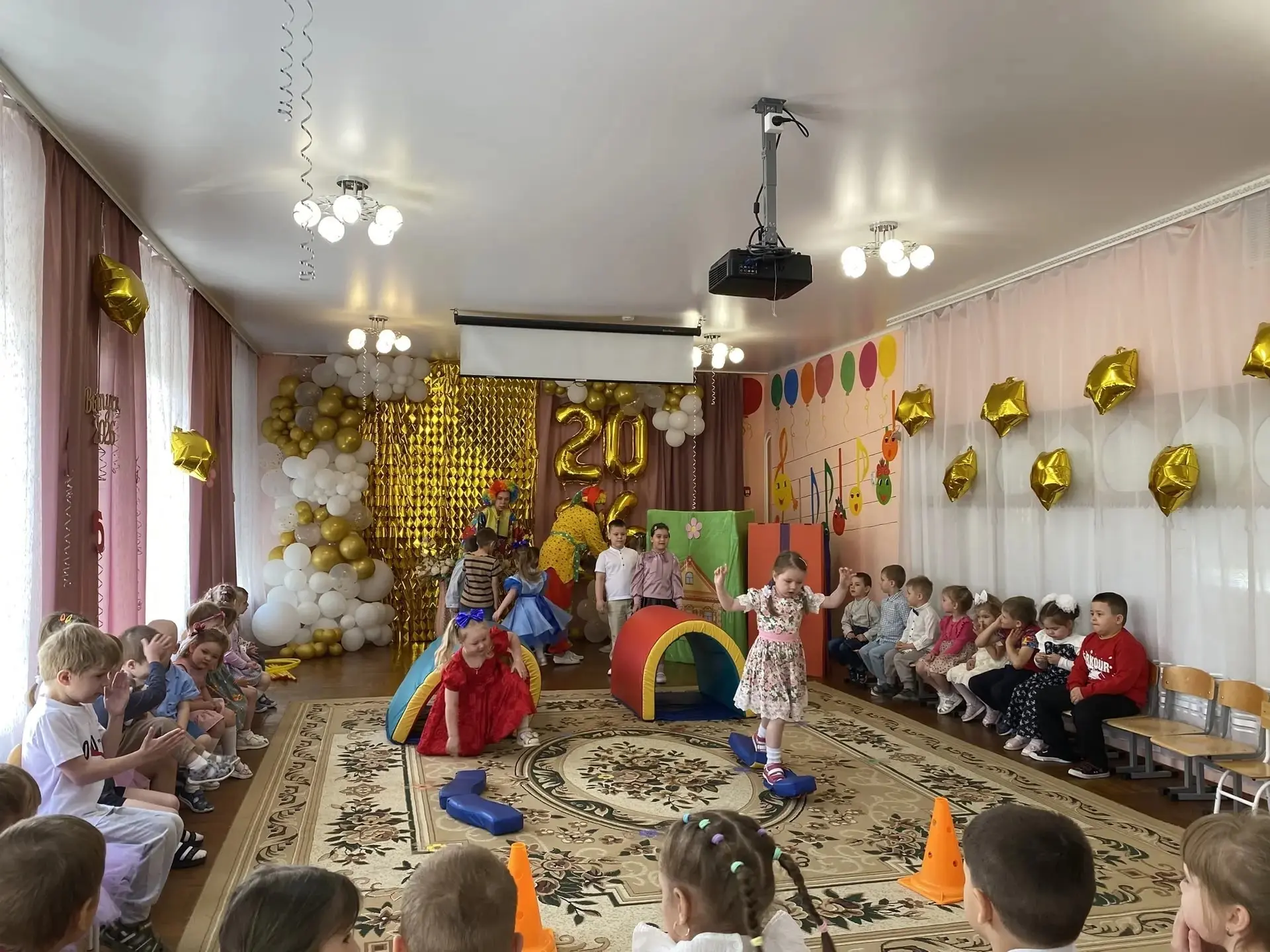 Сегодня в нашем детском саду прошел праздник посвященный дню защиты детей.