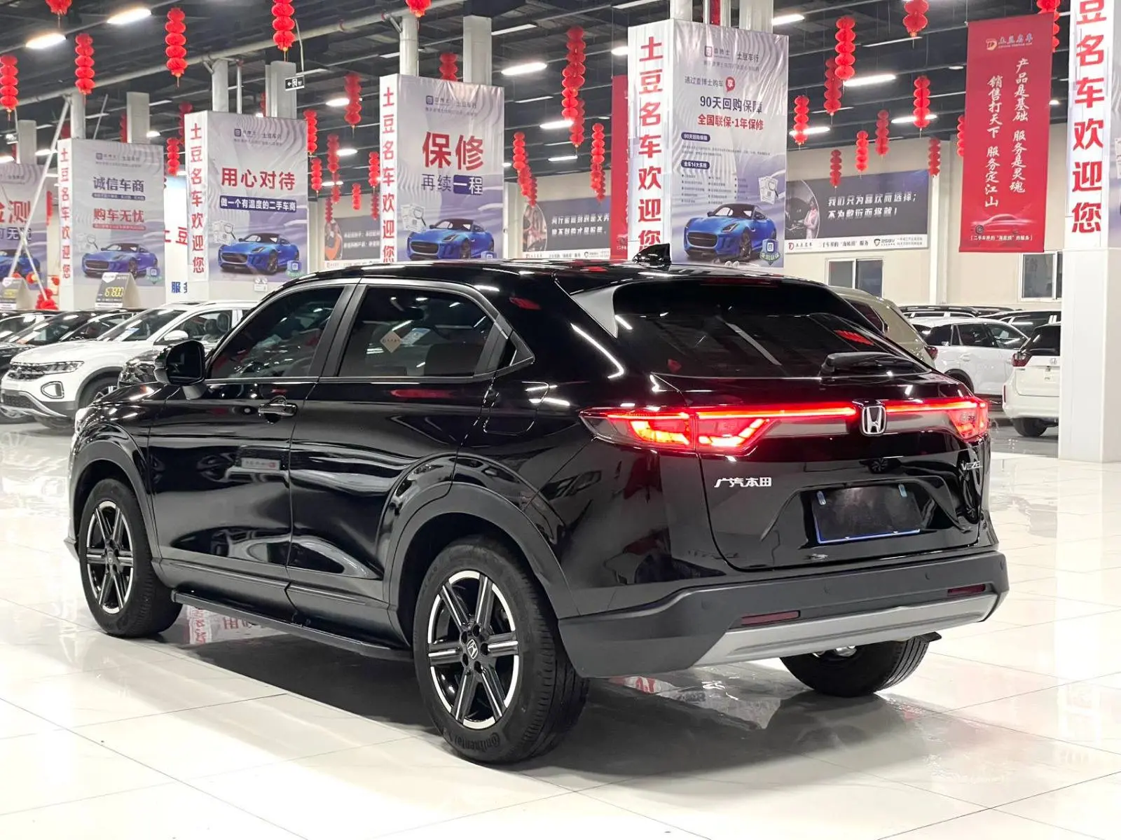 2️⃣🚨Honda Vezel   — 2023г., 1.5л., бензин, 124л.с., 2WD, вариатор — Пробег: 40.000км ✅Без окрасов   