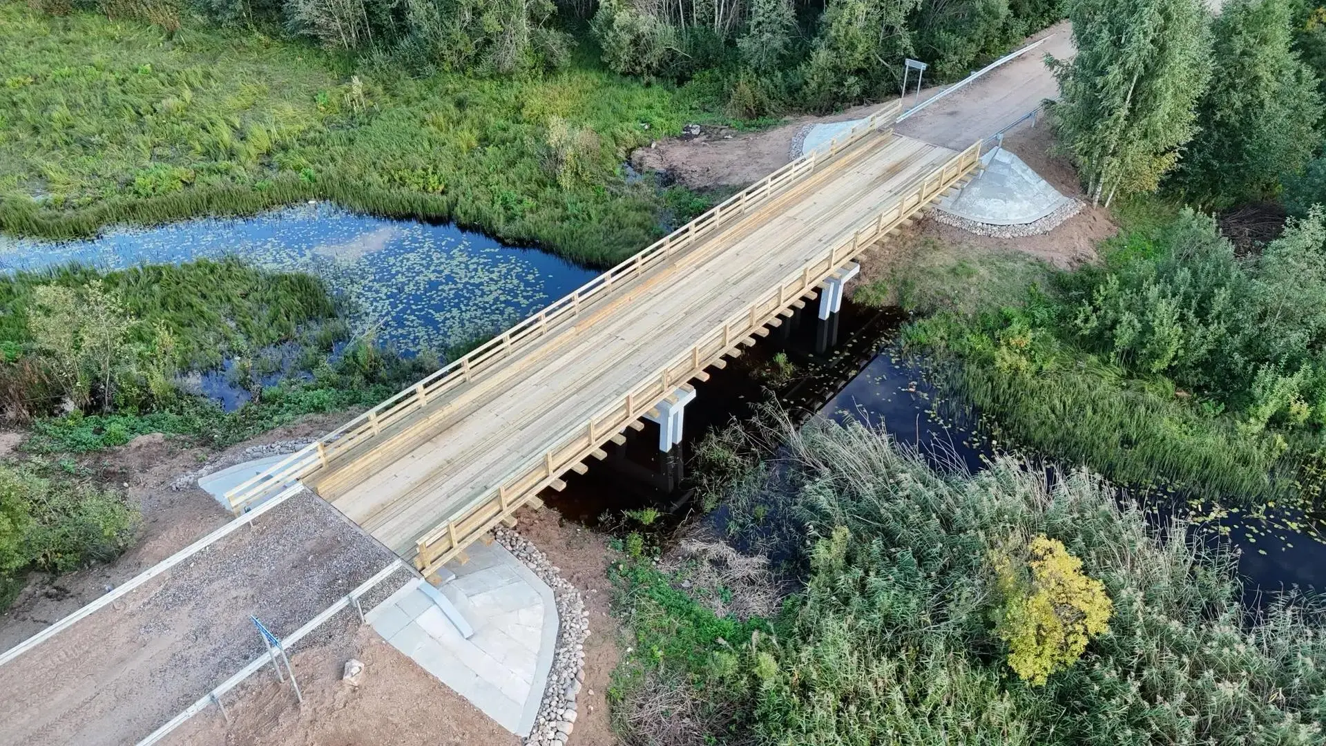 В Хвойнинском округе отремонтировали мосты через реки Левочка и Медведа