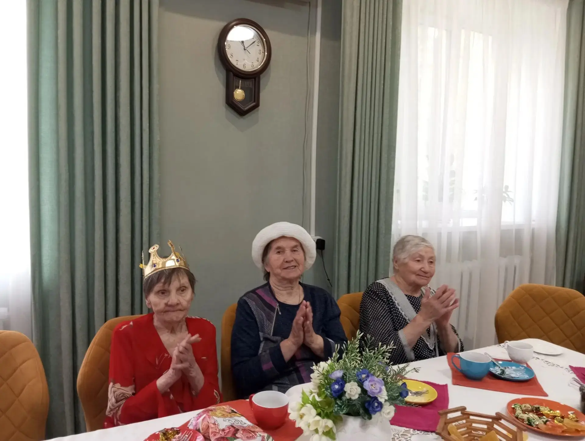 💐 Свой 80-летний юбилей в Тургеневском отделении милосердия отметила Татьяна Константи...
