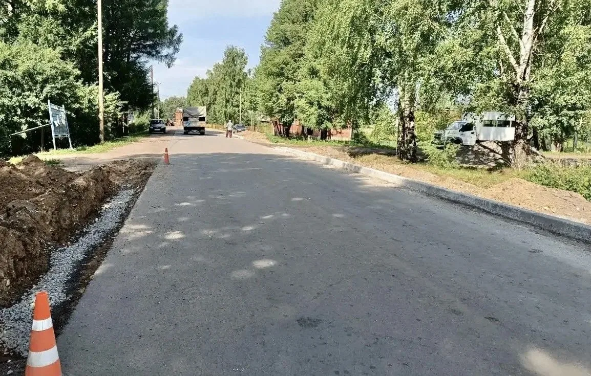 На участке дороги Семеновская – Поспеловская завершено устройство новой дорожной одежды

🏡 Объект р