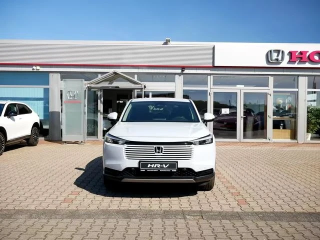 🚘 Автомобиль в наличии у дилера и может стать Вашим!