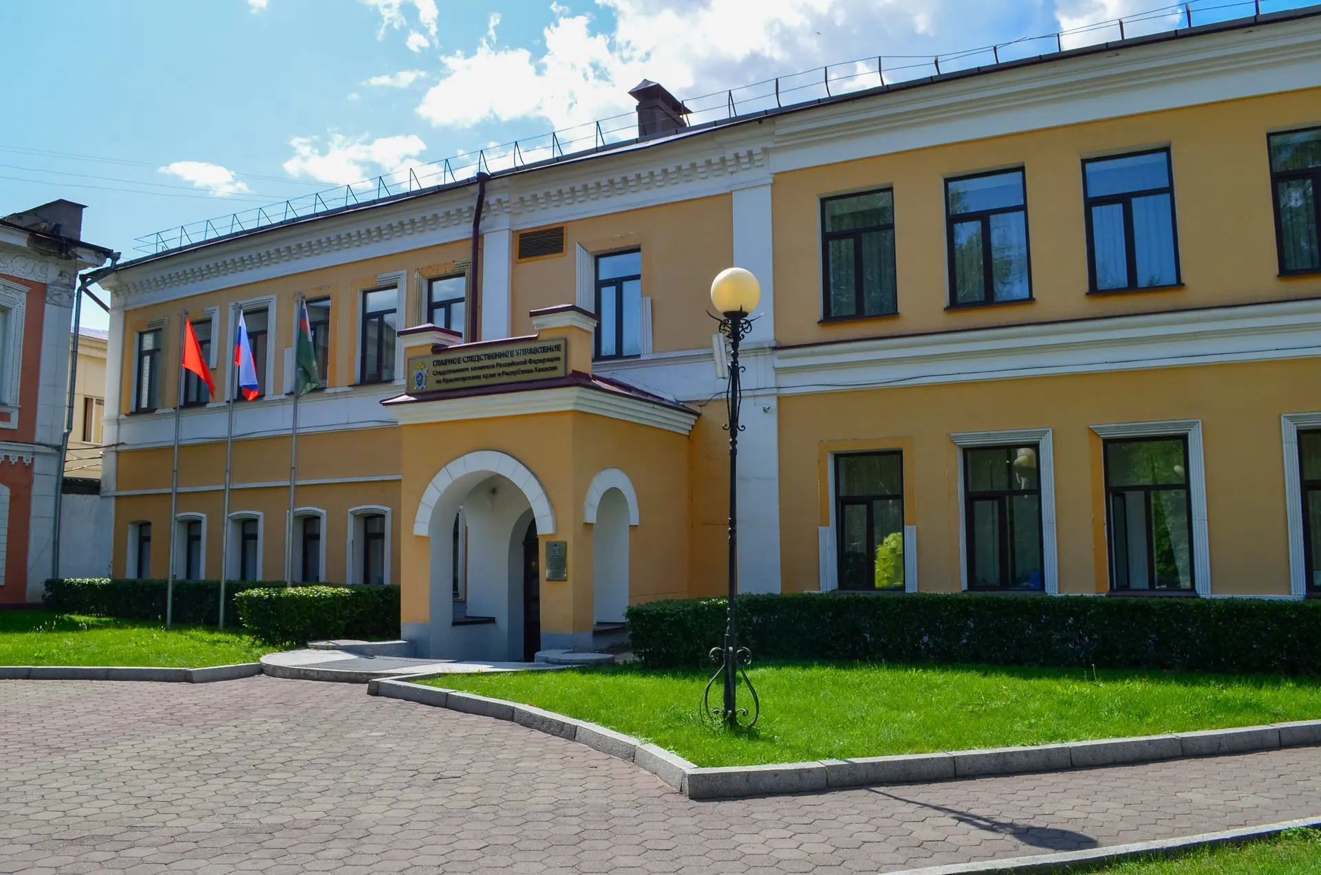 В Республике Хакасия женщина подозревается в участии в деятельности экстремистской орга...