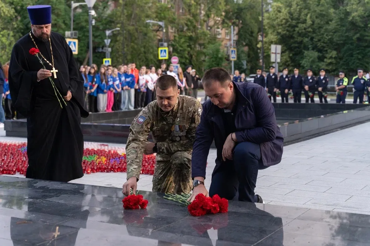 Акция «Свеча памяти» сегодня прошла в Жуковском

В 4 утра на мемориальном комплексе «Вечный огонь» м
