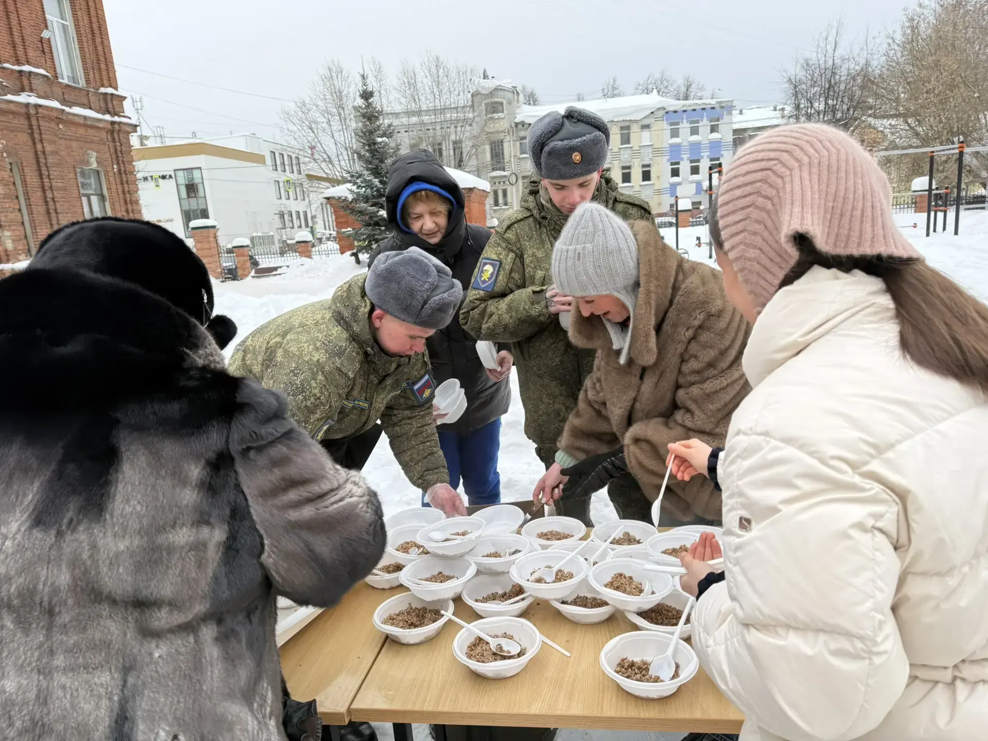 19 февраля в нашей гимназии было жарко от душевного тепла!   Главным событием дня стал праздник солд