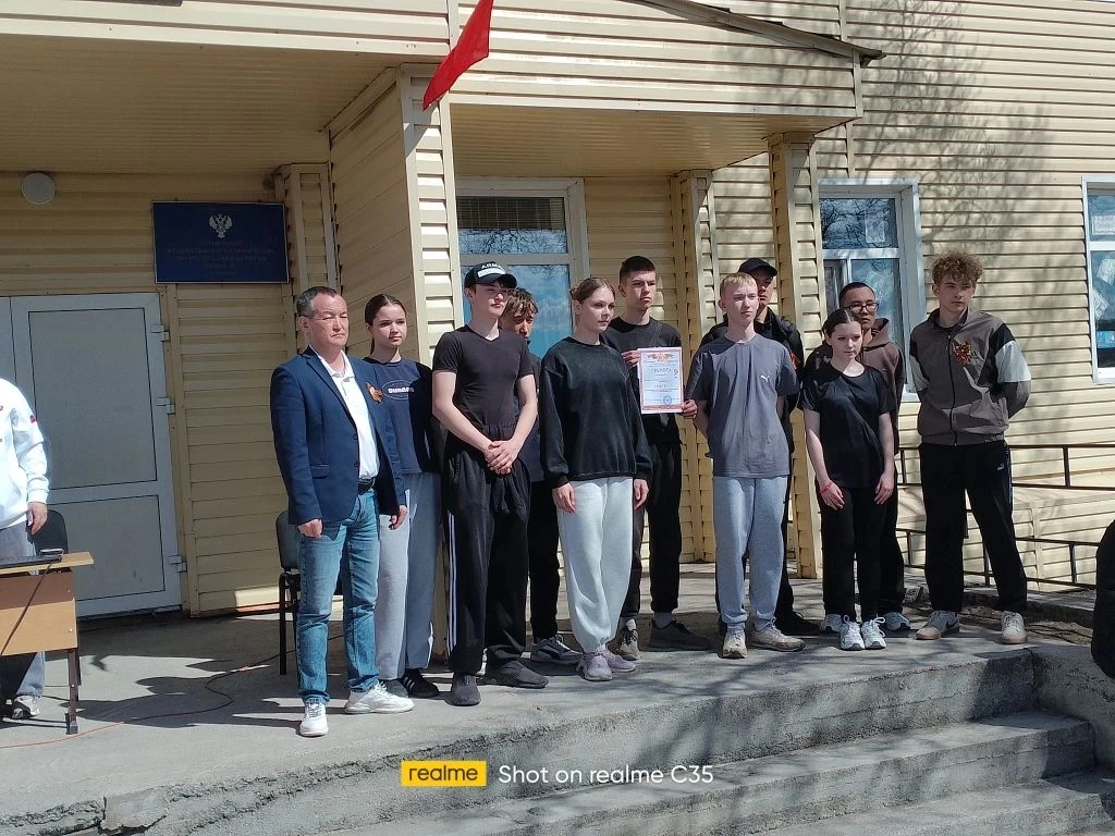 Команда Маловской школы победители в традиционной эстафете, посвящённой дню Великой Поб...