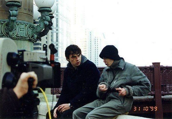 Cepгей Бодров и Дapья Лecникова на съёмках фильма «Брат 2». CШA, 1999 гoд