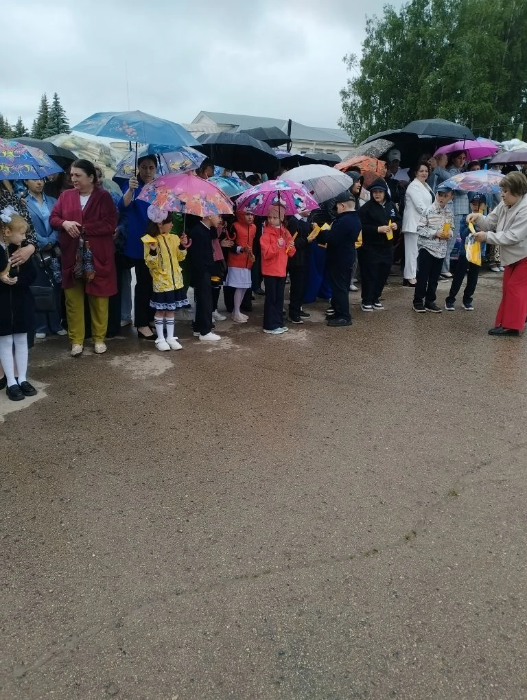 "САМОЛЕТИК БУДУЩЕГО-ПОСЛЕДНИЙ ЗВОНОК".