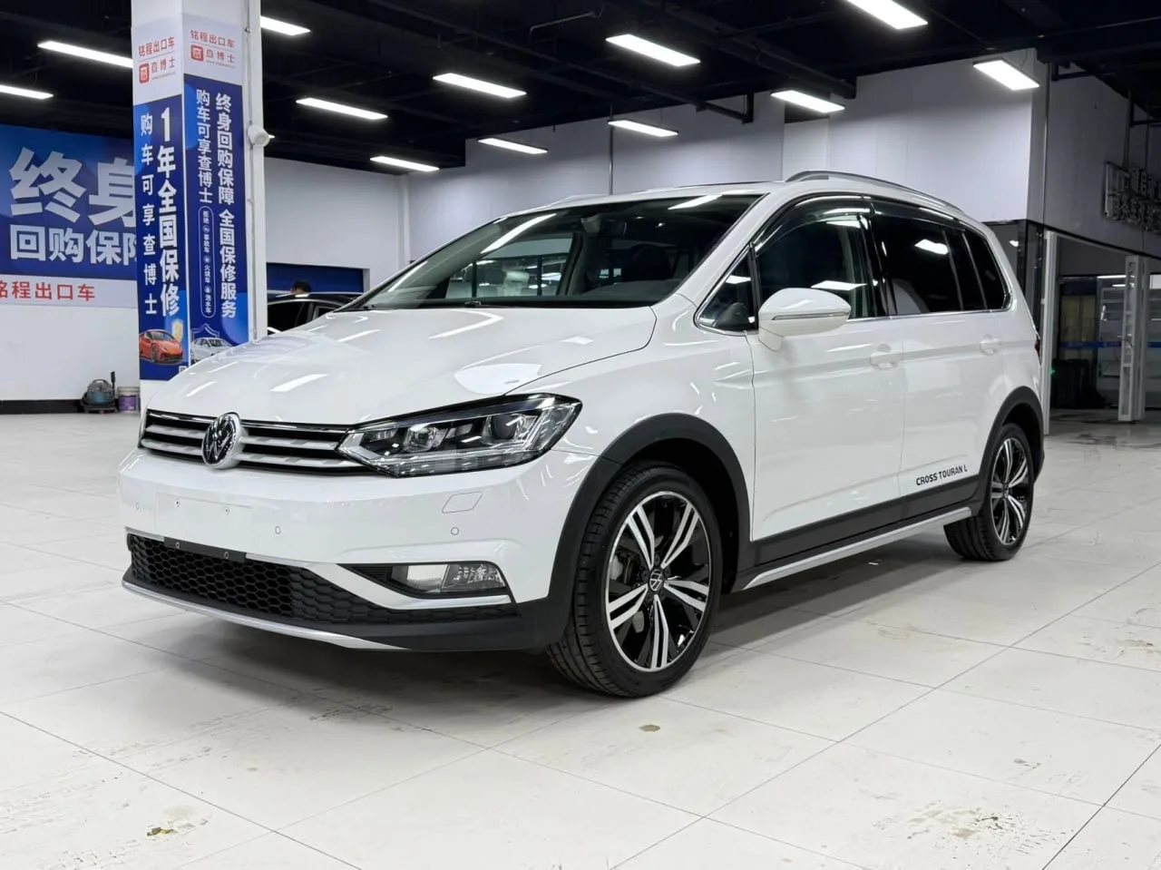 Можно заказать 

Volkswagen Touran L CROSS 280TSI DSG (Китай, 7‑местный)

· Год выпуска: март 2022
·