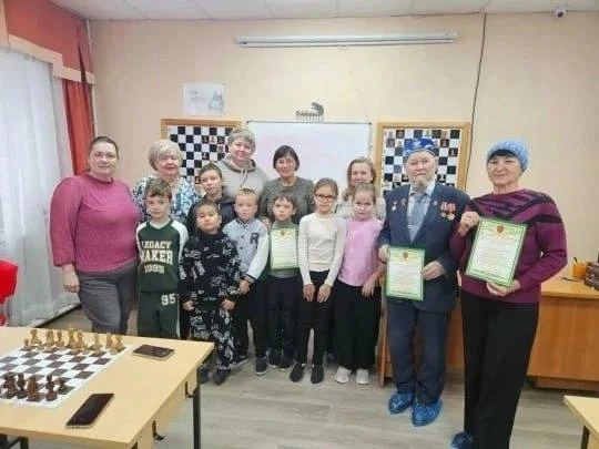 В Лениногорске за доской встретились разные поколения