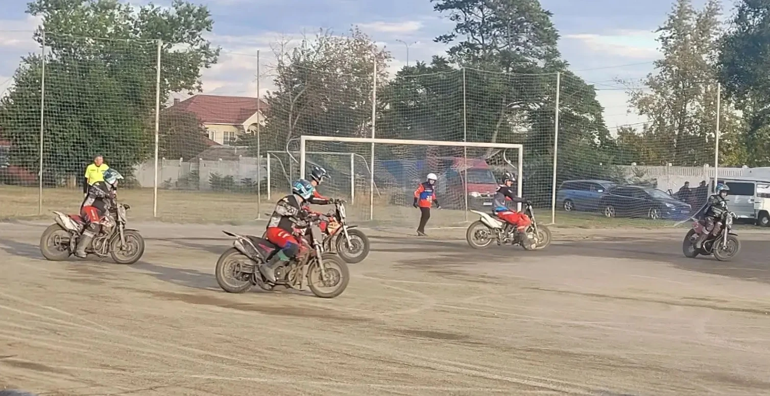 🏁 «Заря» из Староминской — бронзовый призёр чемпионата края по мотоболу