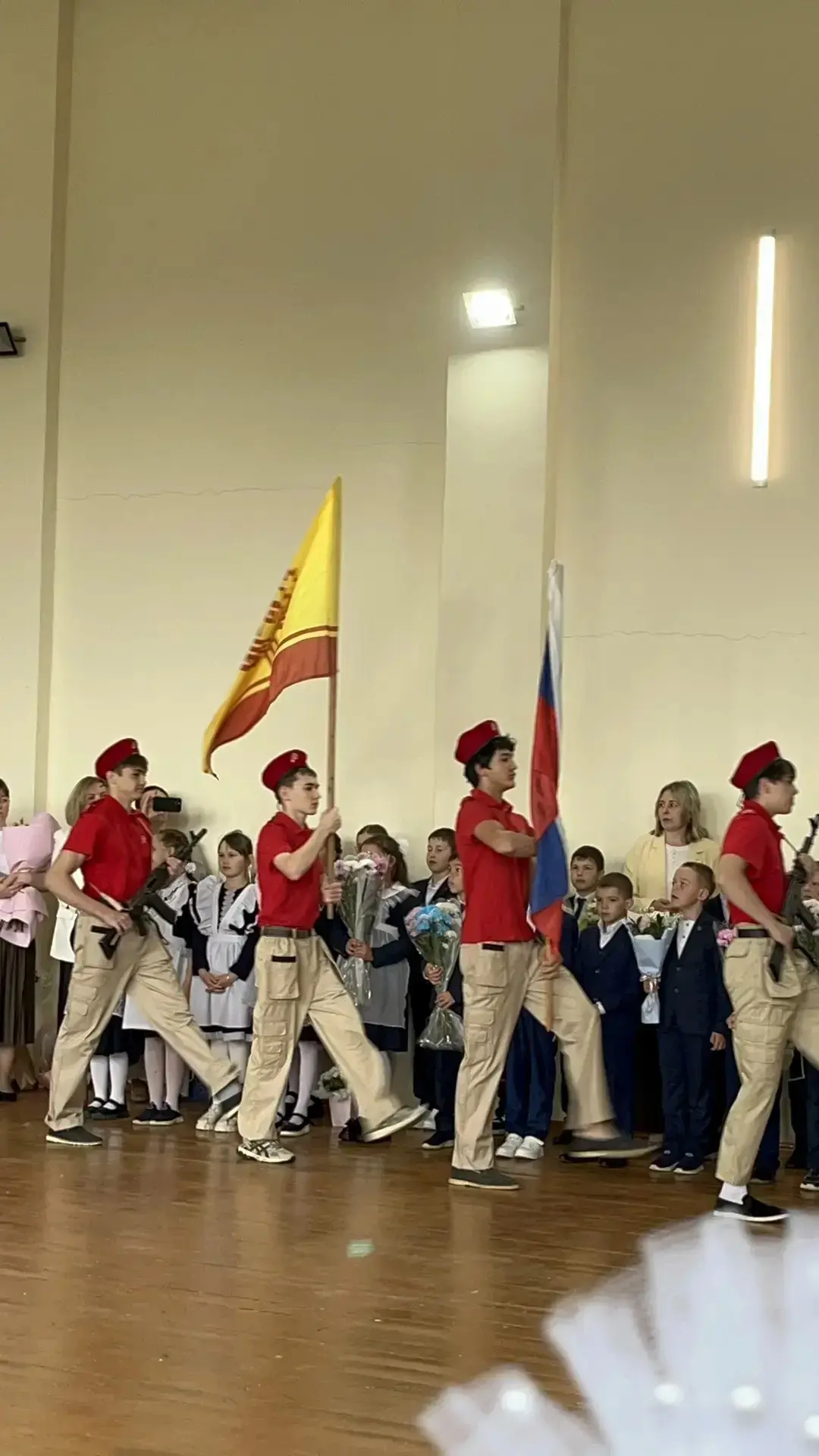 🔔 Последний звонок в МБОУ «Долгоостровская СОШ» — волнительный и радостный праздник!