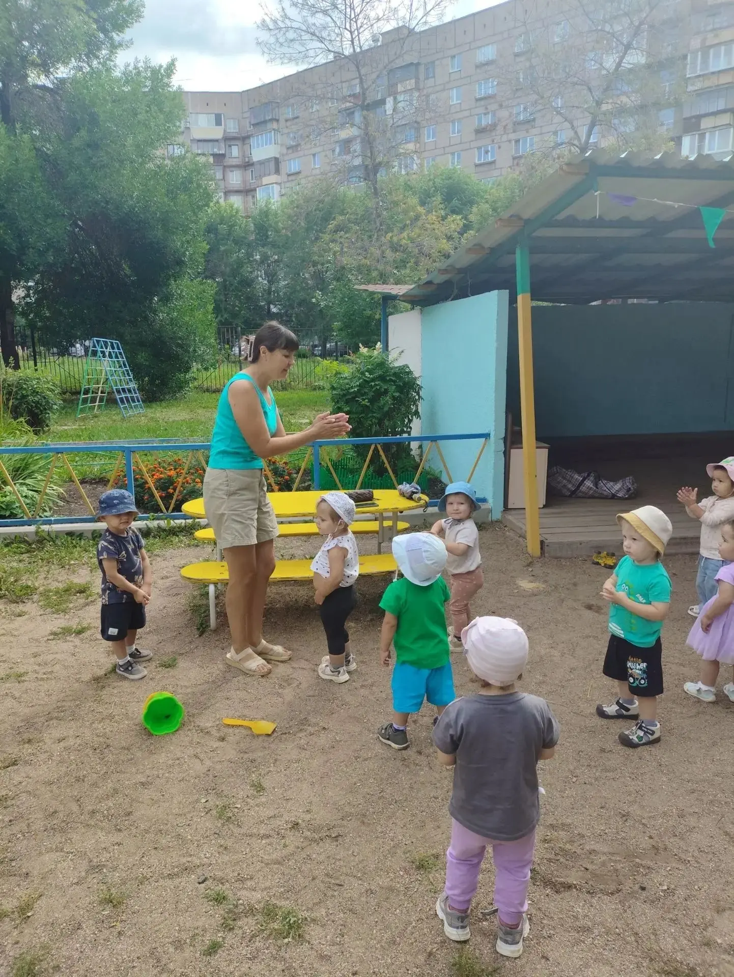 Вчера наши малыши из группы "Гномики" отметили день "Грибного дождя" при помощи музыкал...