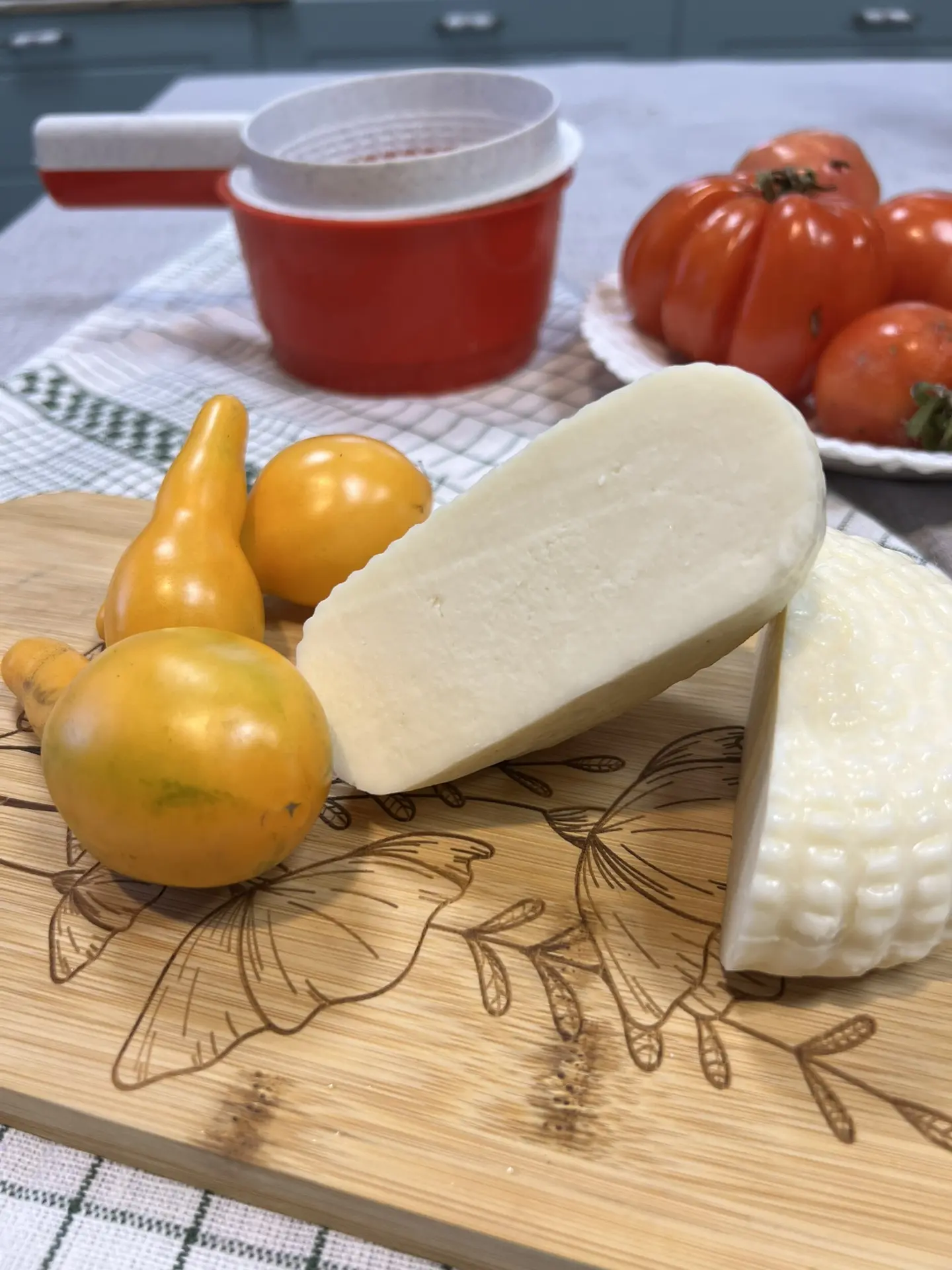 Адыгейский сыр сварить легко и просто на любой кухне! А самое главное не надо долго сто...