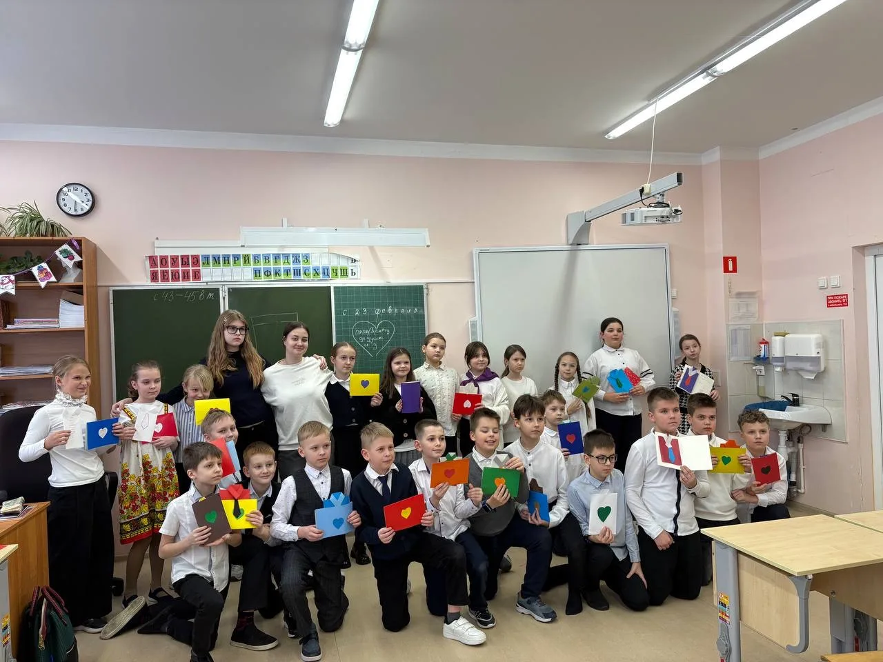 С 23 февраля поздравляем! 🇷🇺  В преддверии Дня защитника Отечества в нашей школе царила особенная, т
